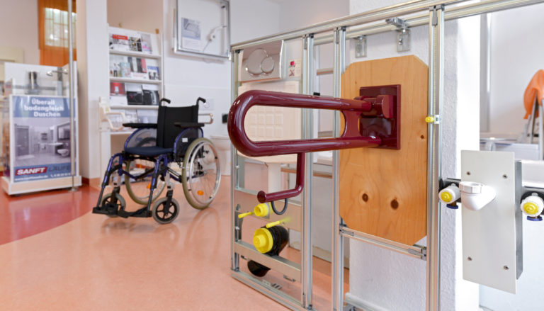 Foto der Ausstellung des langem Handgriffes